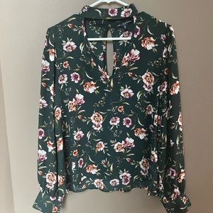 💚 Women’s Floral Blouse